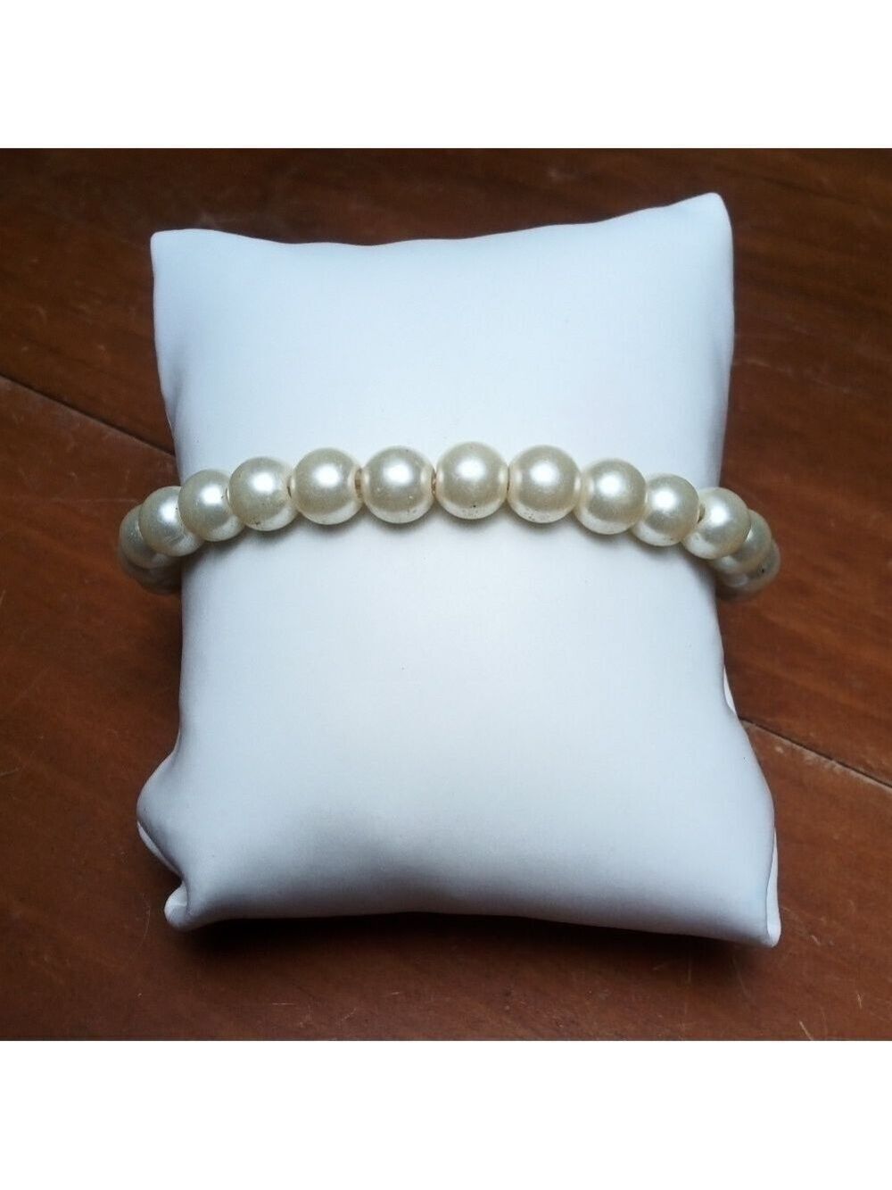 Bracelet, stretchy, cream colored beads